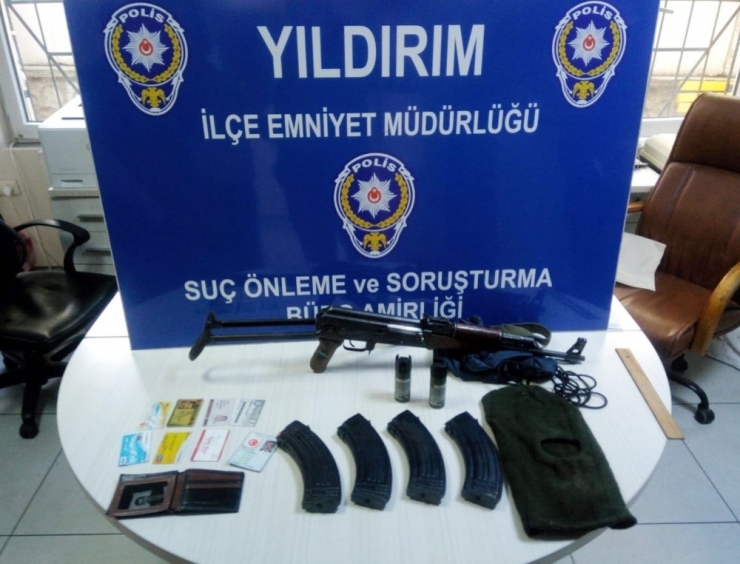 Gelin Arabalı Ve Kalaşnikoflu Soyguncuya 17 Yıl Hapis Cezası