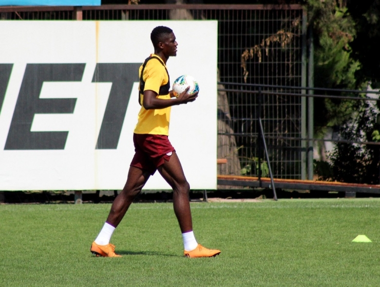 Galatasaray Bu Yaz Transfer Döneminde İnce Eleyip, Sık Dokuyor