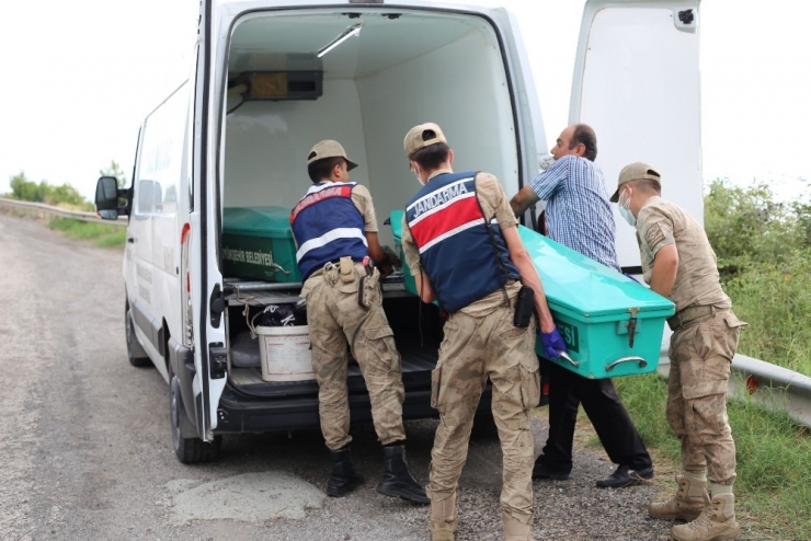 Deniz Kıyısında Kafası Ve Kolları Olmayan Erkek Cesedi Bulundu