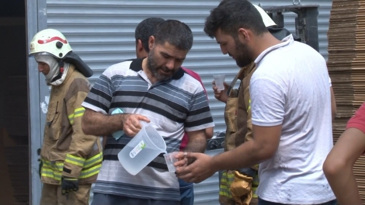 Sultangazi’de Karton Atölyesinde Yangın