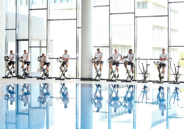 Beşiktaş Salonda Çalıştı