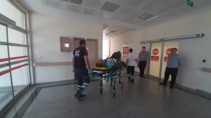 Köpekten Kaçarken Otomobilin Altında Kaldı