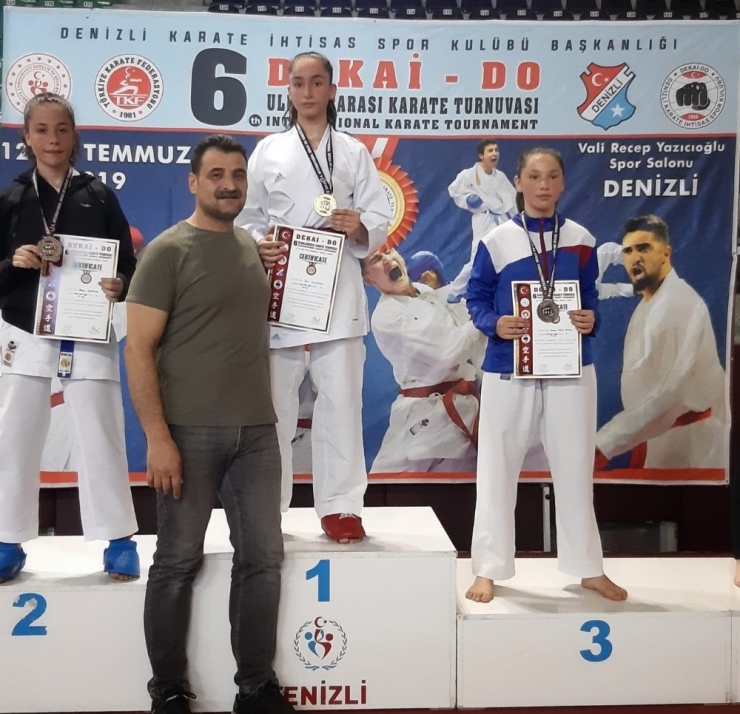 Diyarbakırlı Karateci Sena’dan Çifte Madalya