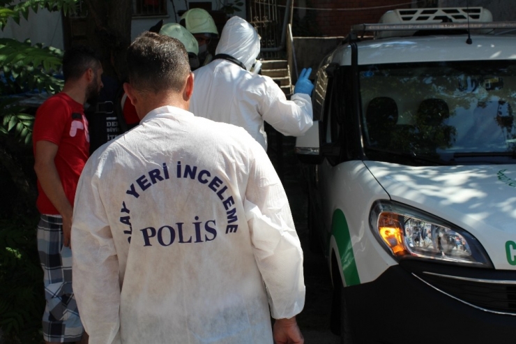 Güne Ceset Kokusu İle Uyandılar