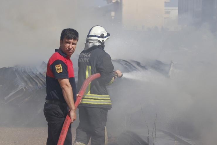 Fethiye’de Korkutan Yangın