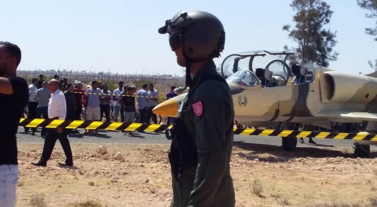 Libya Savaş Uçağı Tunus’a Zorunlu İniş Yaptı