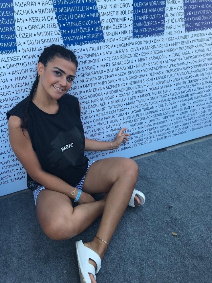 Boğaz İçi Kıtalararası Yüzme Yarışlarında Kulaç Attı