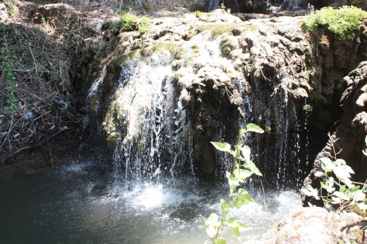 Mardin’in Doğa Harikası ’Yardere Şelalesi’