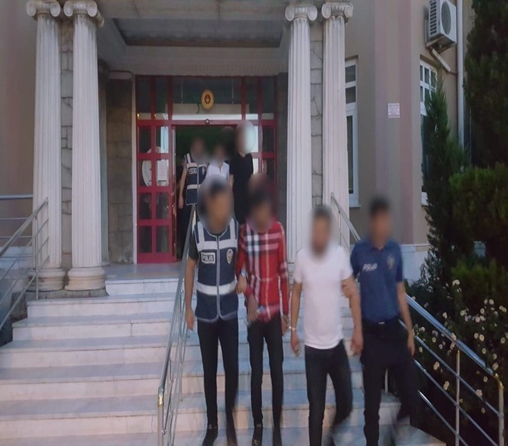 7 Kişilik Gasp Ve Yağma Çetesi Çökertildi