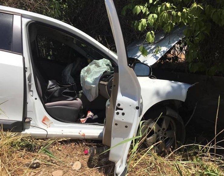 Adıyaman’da Otomobil Duvara Çaptı: 3 Yaralı