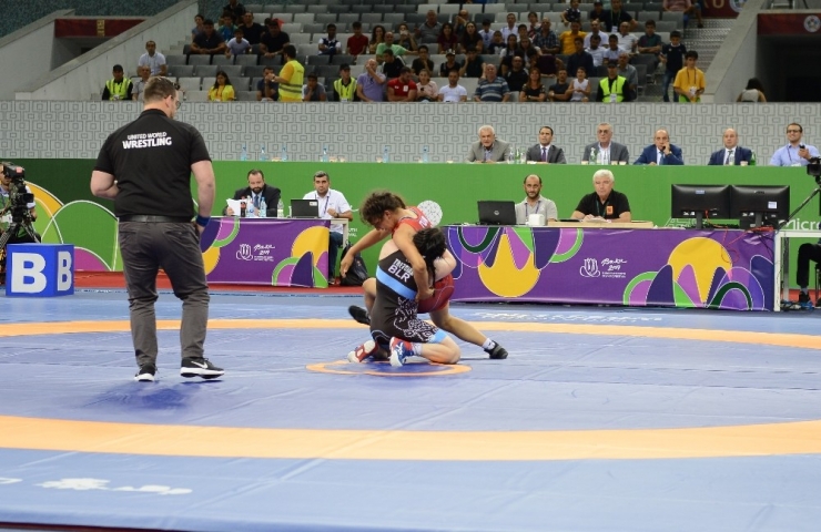 Eyof 2019’da Milliler, Güreşte 3 Madalya Aldı