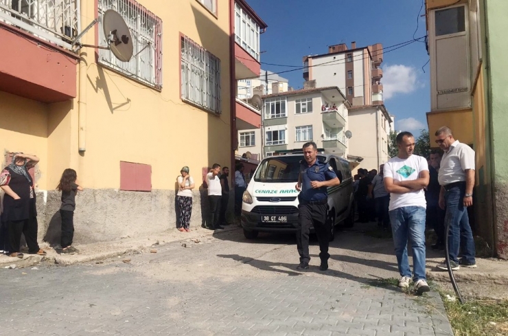 2 Gün Önce Evlenen Şahıs Evde Asılı Bulundu