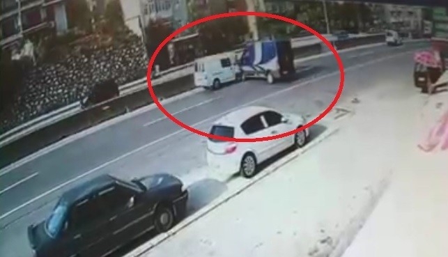 1’i Ağır 2 Kişinin Yaralandığı Kazanın Görüntüleri Ortaya Çıktı