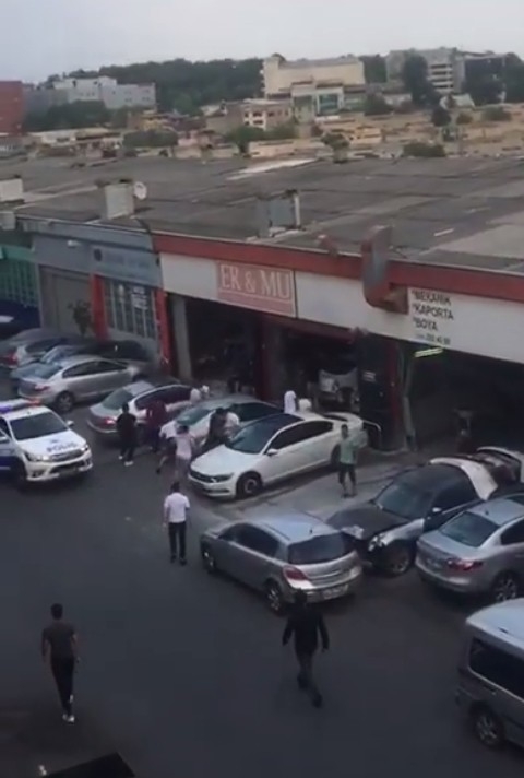 Maslak’ta Elleri Sopalı Bir Grubun İş Yerini Basma Anı Kamerada