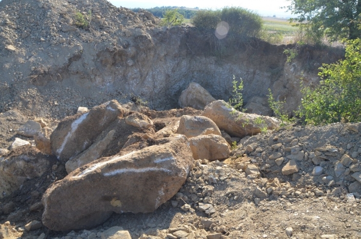 Kepçeyle Define Arayan 6 Kişiye Suçüstü