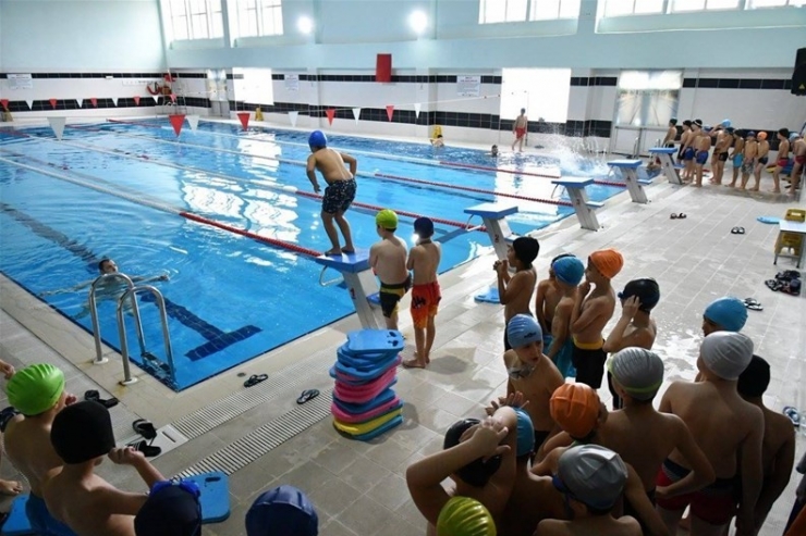 Yüzme Kursları İle Boğulma Vakalarının Önüne Geçmeye Çalışıyorlar