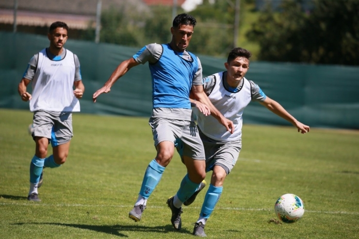 Başkan Ağaoğlu Abdulkadir Ömür’den İmza Aldı