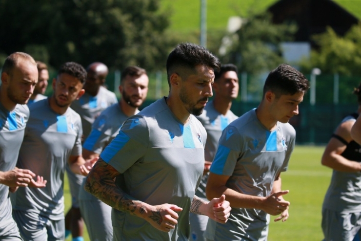 Başkan Ağaoğlu Abdulkadir Ömür’den İmza Aldı