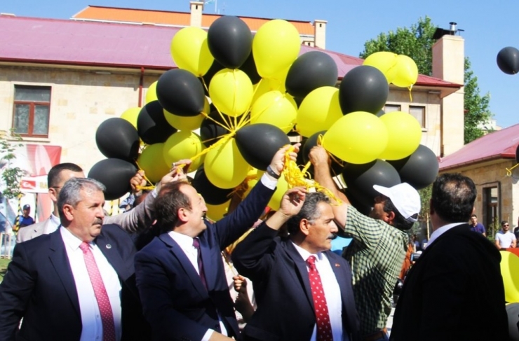 Dede Korkut Şölenleri Renkli Görüntülere Sahne Oldu