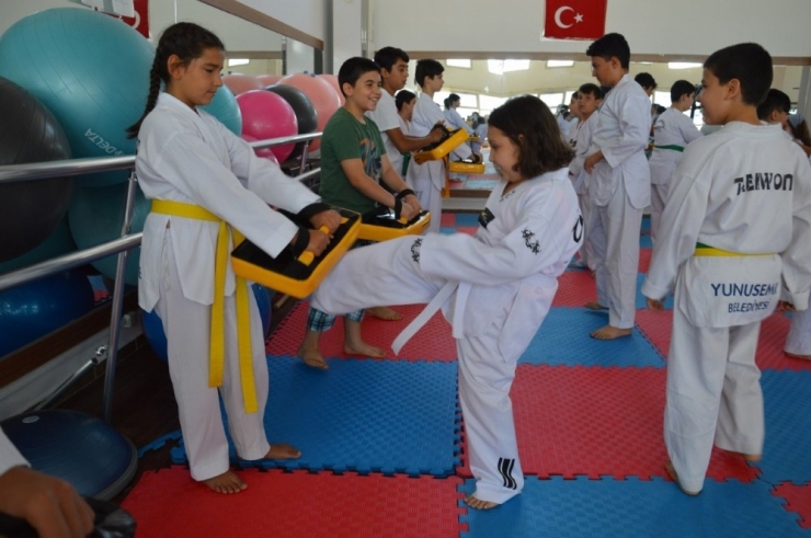 Muradiye Sosyal Tesislerinden Sportif Faaliyetlere Ev Sahipliği