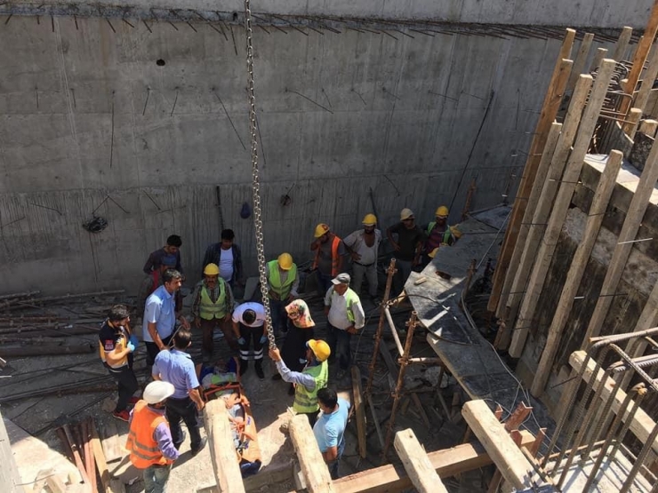 Yüksekten Düşen İşçi Yaralandı