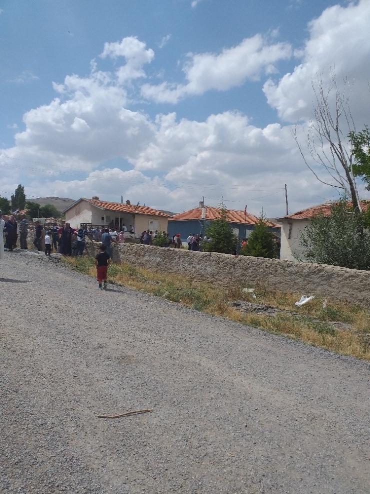 Çocuk Damat Toprağa Verildi