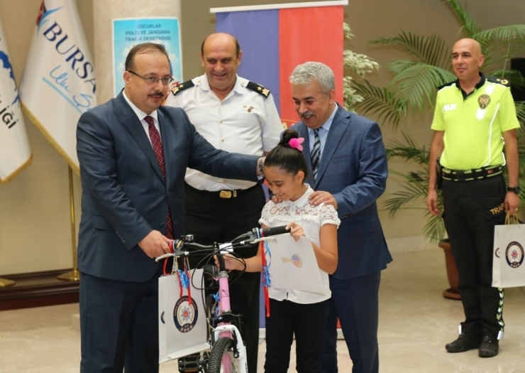 Trafikteki Not, Ödül Olarak Bisiklet Kazandırdı