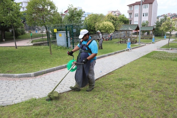 Çayırova’da Çevre Düzenleme Çalışmaları Sürüyor