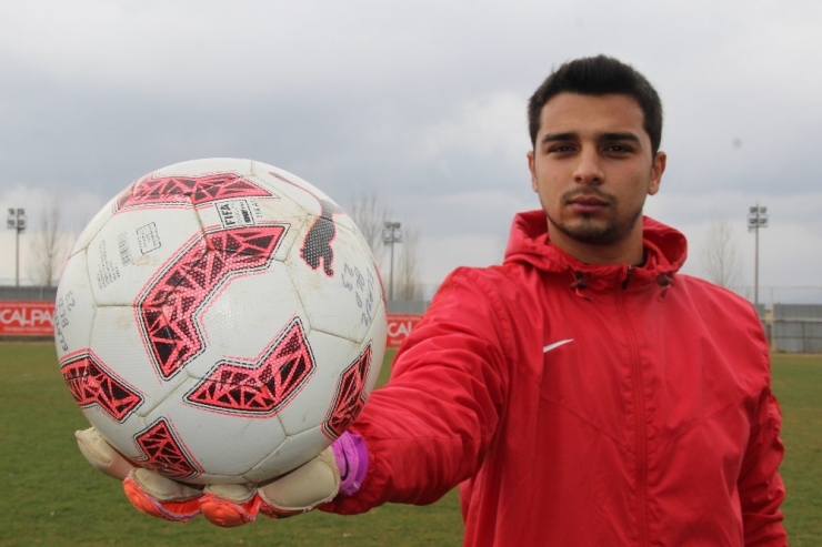 Elazığ Belediyespor Eski Kalecisini Aldı