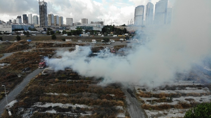 Tem Kenarında Geniş Alanda Ot Yangını Havadan Görüntülendi