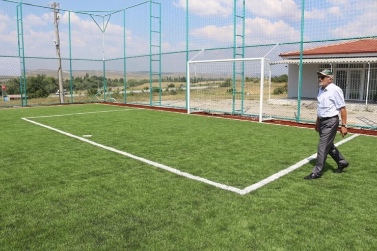 İnönü’de Halısaha Tesislerinde Sona Yaklaşıldı