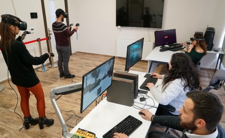 Vakıf Üniversitelerinde Hkü Damgası