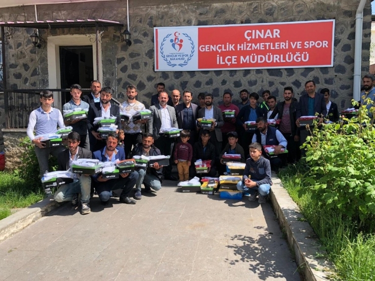 Çınar Kaymakamlığından Köylere Spor Desteği