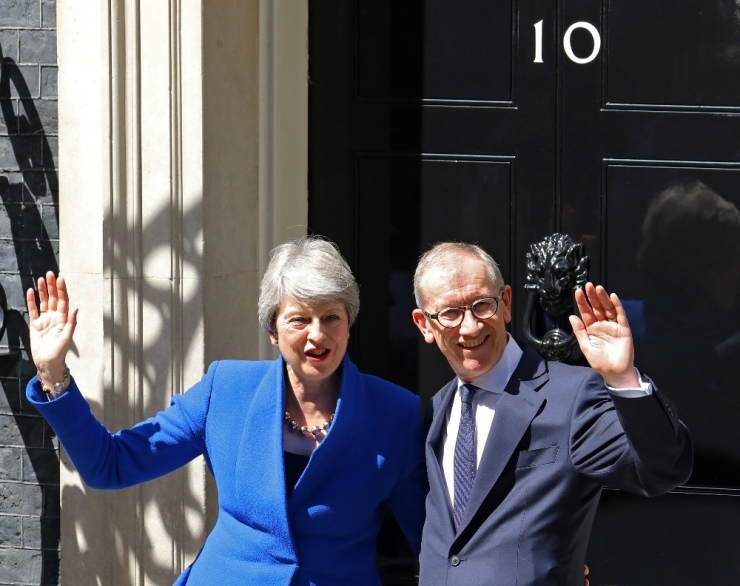 İngiltere’de Başbakanlık Görevinden İstifa Eden Theresa May, “Parlamentonun Bir Üyesi Olarak Görevime Devam Etmekten Gurur Duyuyorum” Sözleriyle Downing Street’ten Ayrıldı.