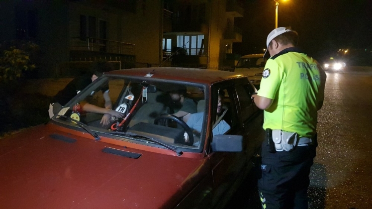 Ehliyetine El Konulan Alkollü Sürücü: “Ben Ne Yapacağım 6 Ay” Diye Sitem Etti