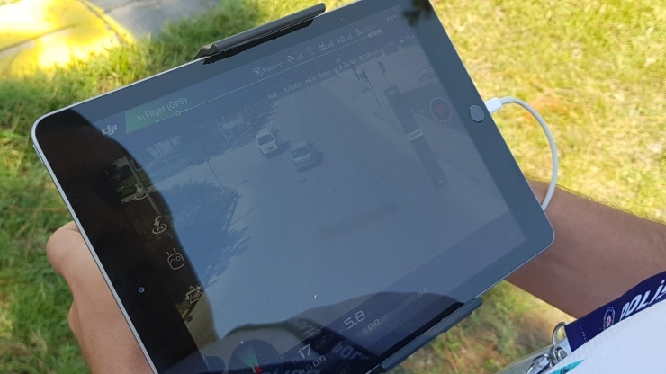 Drone İle Kırmızı Işıkta Geçtiği Tespit Edilen 60 Sürücüye Ceza Yağdı