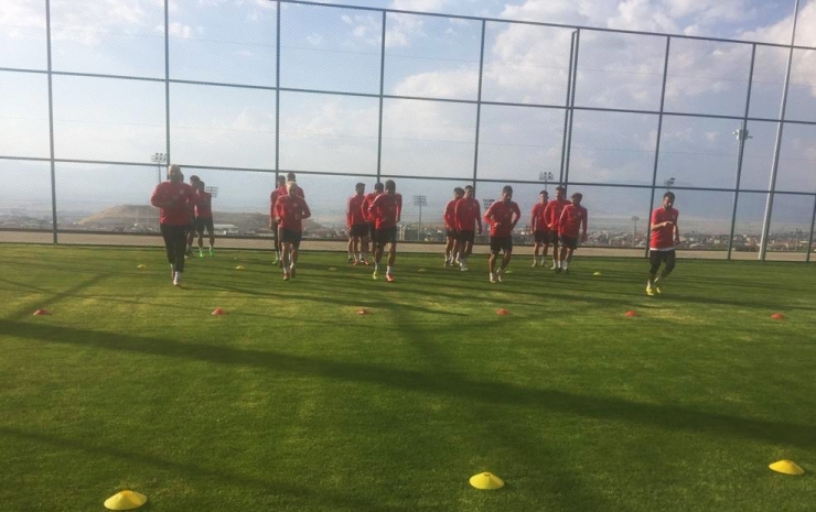 Karaköprü Belediyespor Erzurum’da Kampa Girdi