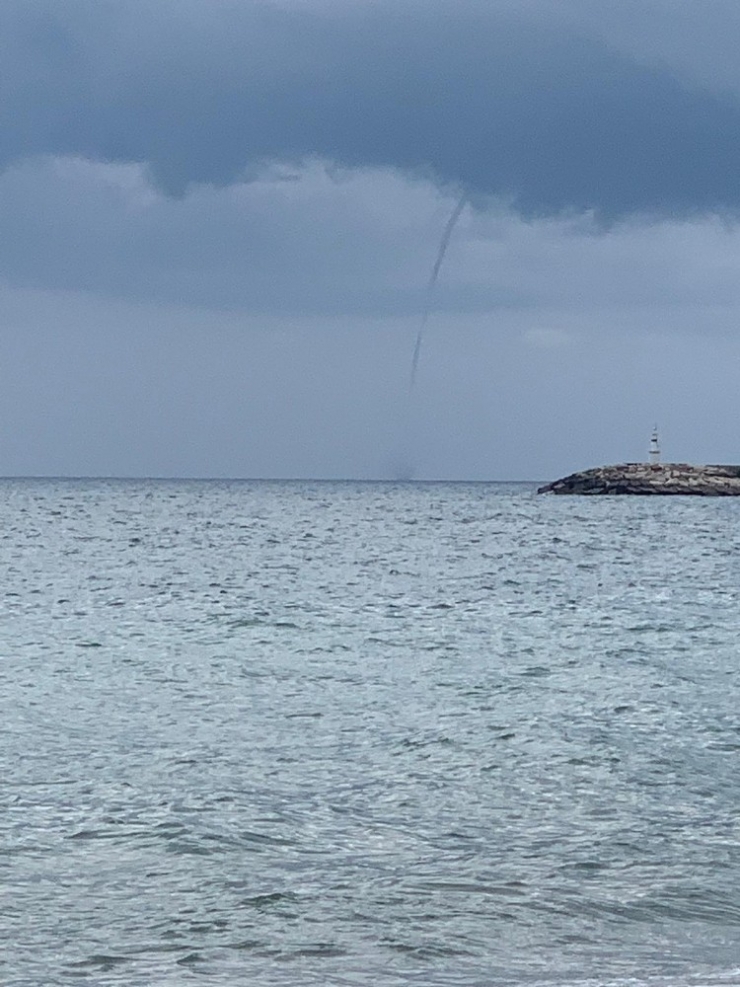 Cide Sahilde Hortum Meydana Geldi