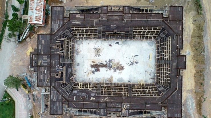 Darıca’nın Yeni Spor Salonu Yükseliyor