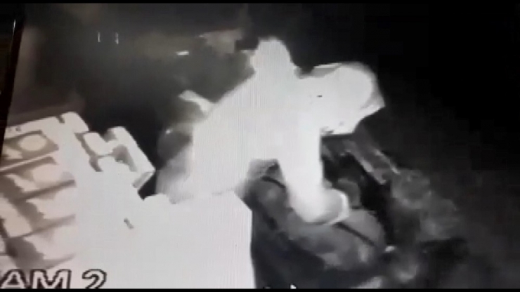 Hırsızlar Aynı Marketi Bir Gecede 2 Kez Soydu