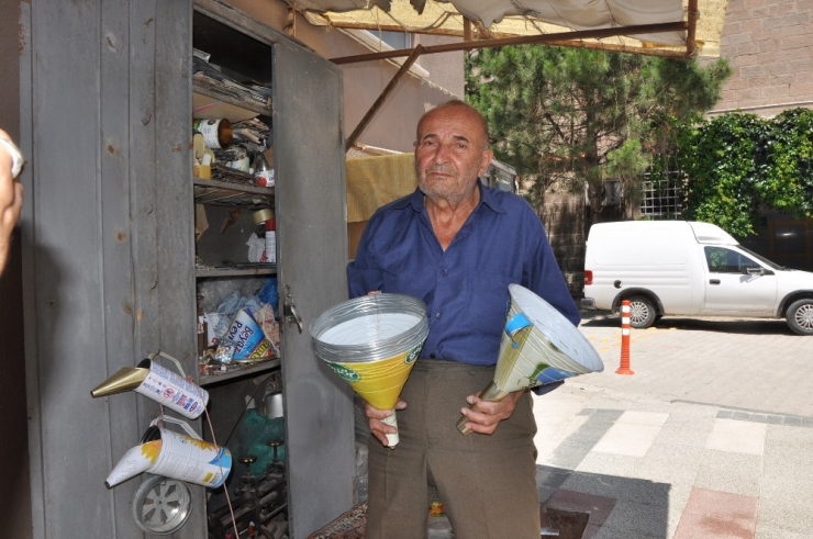 Sandıklı’da Tenekecilik Mesleğinin Son Temsilcisi