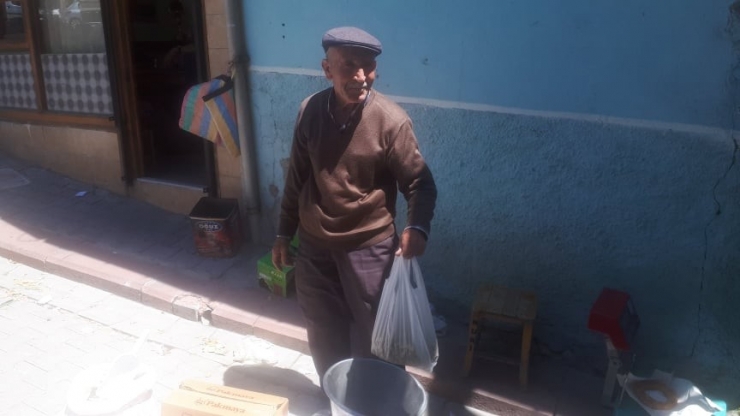 55 Yıldır Organik Ürün Üretip Satarak Geçimini Sağlıyor