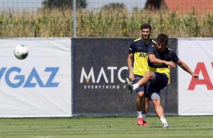 Fenerbahçe, Günün İlk Çalışmasını Tamamladı