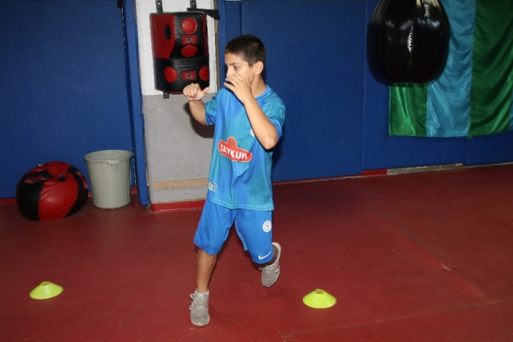 Sokakta Keşfedildi, 2 Altın 1 Gümüş Madalya Kazandı