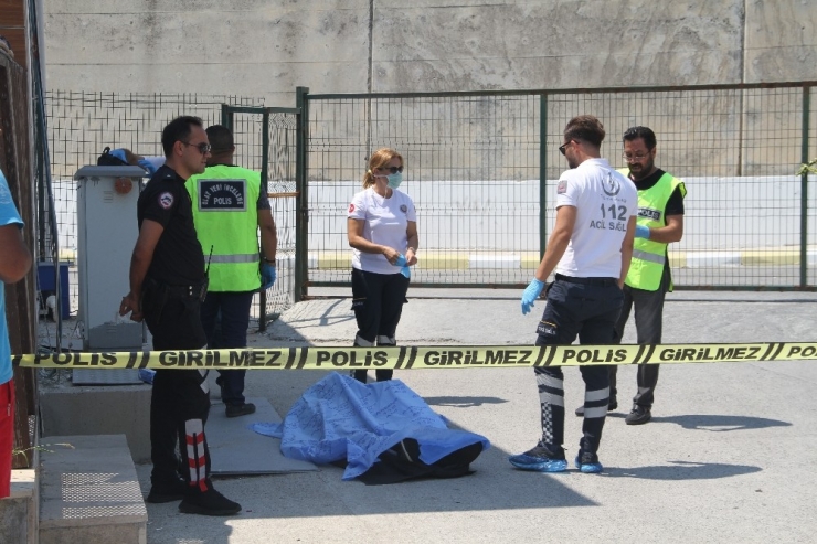 Alanya’da Denizde Erkek Cesedi Bulundu