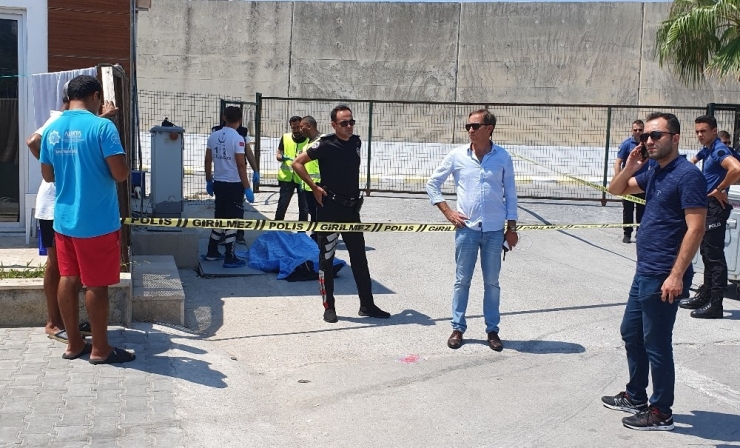Alanya’da Denizde Erkek Cesedi Bulundu