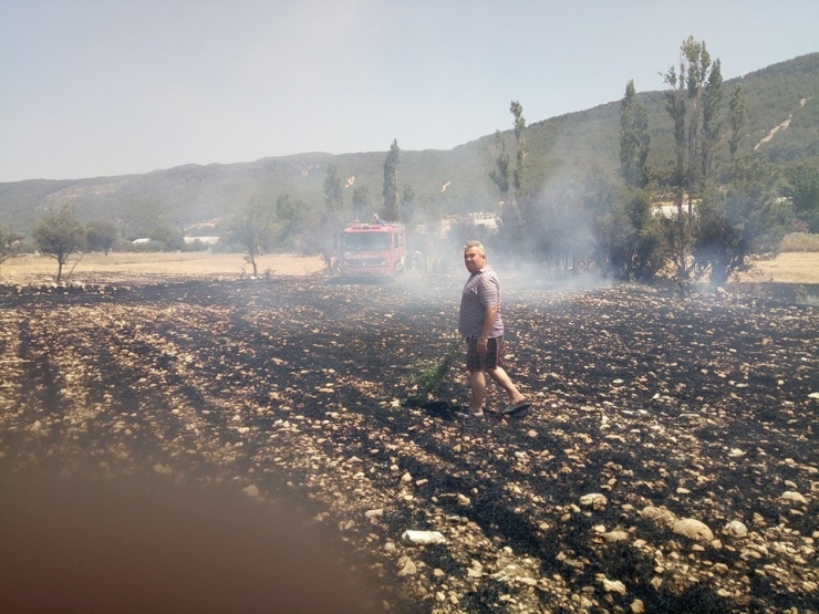 Kaş’ta Çıkan Anız Yangını Korkuttu