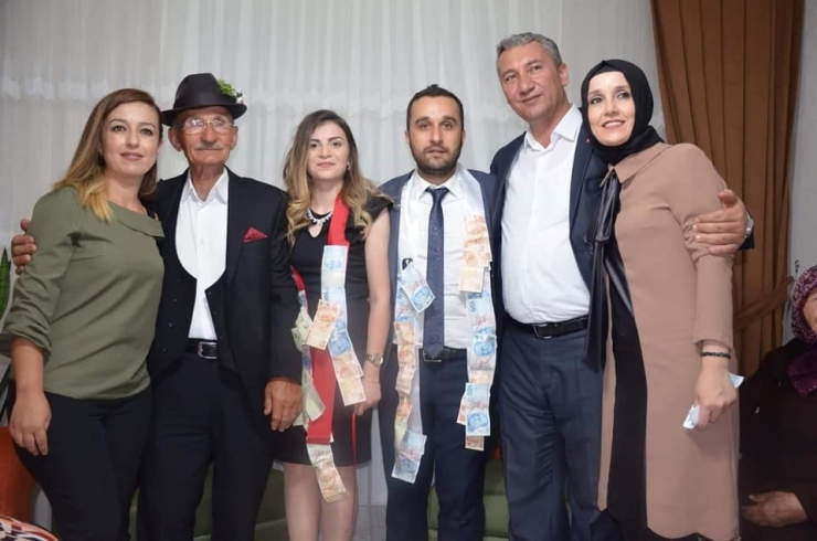 Başkan Yaman, Genç Çiftin Mutluluğuna Ortak Oldu