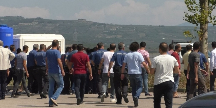 Boşanmak İsteyen Çiftin Aileleri Hali Birbirine Kattı: 6 Yaralı