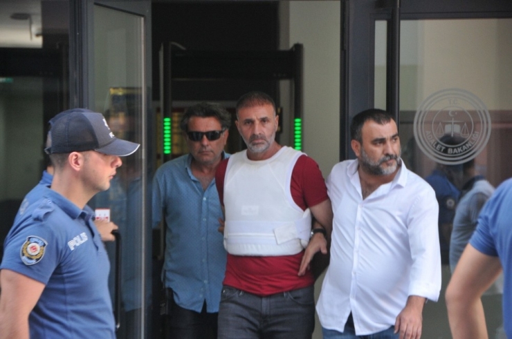 Oğlunu Ve Karısını Kurşuna Dizen Baba Tutuklandı